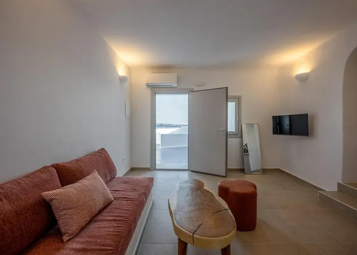 Three Domes - An Iconic Collection イア