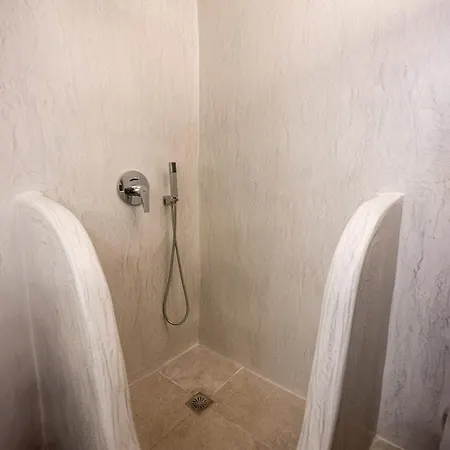 Three Domes - An Iconic Collection شقة أويا