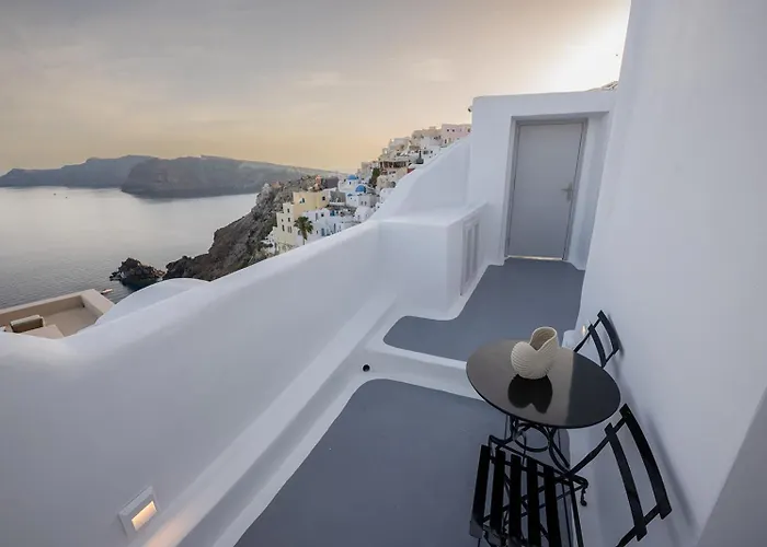 Three Domes - An Iconic Collection Oia (Santorini)