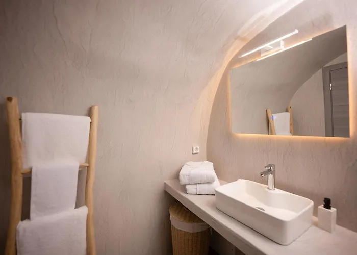 Three Domes - An Iconic Collection Oia (Santorini)