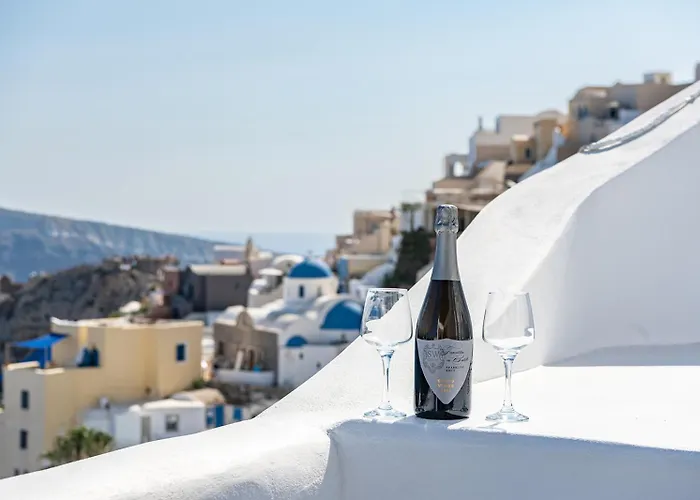 Three Domes - An Iconic Collection Apartment Oia (Santorini)