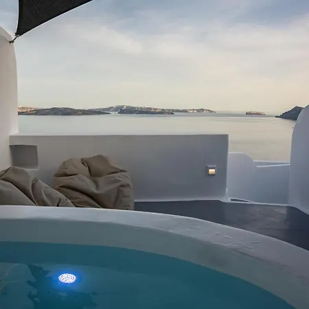 Three Domes - An Iconic Collection * Oia (Santorini)