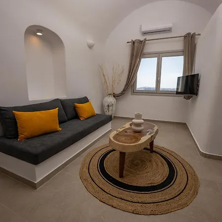 Three Domes - An Iconic Collection Oia (Santorini)