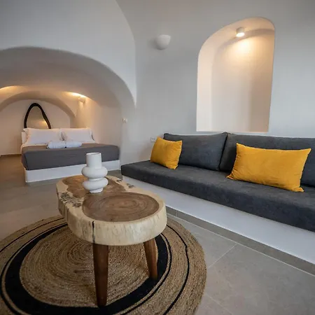 Three Domes - An Iconic Collection Oia (Santorini)
