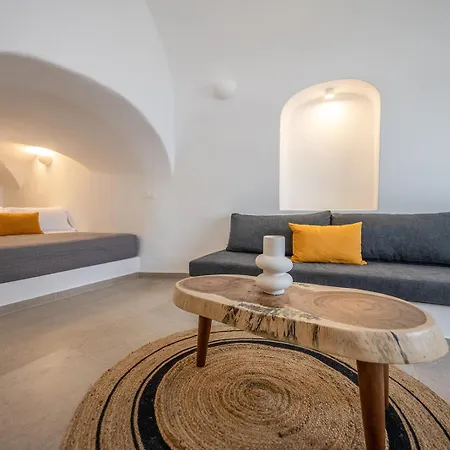 Three Domes - An Iconic Collection Oia
