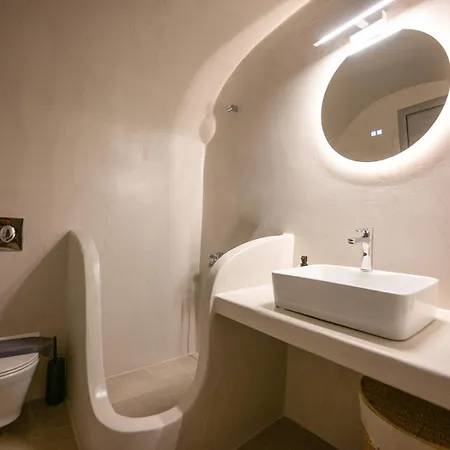 Three Domes - An Iconic Collection Oia