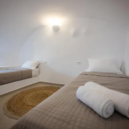 Three Domes - An Iconic Collection Oia (Santorini)