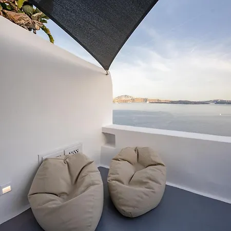 Three Domes - An Iconic Collection * Oia