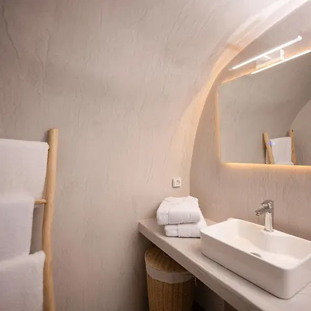 Three Domes - An Iconic Collection Oia