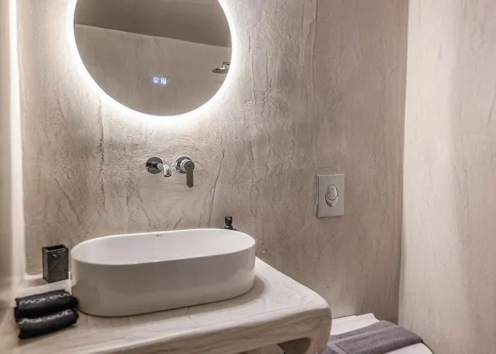 Three Domes - An Iconic Collection * Oia