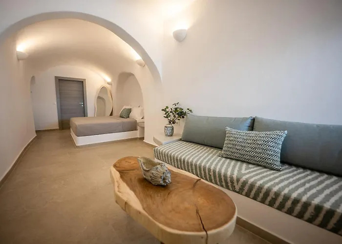 Three Domes - An Iconic Collection * Oia