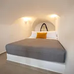 Daire Three Domes - An Iconic Collection