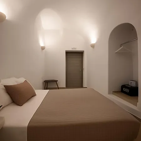 Three Domes - An Iconic Collection Oia