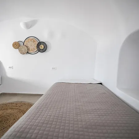 Three Domes - An Iconic Collection * Oia