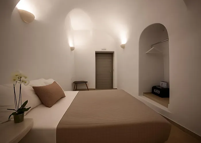 Three Domes - An Iconic Collection Oia