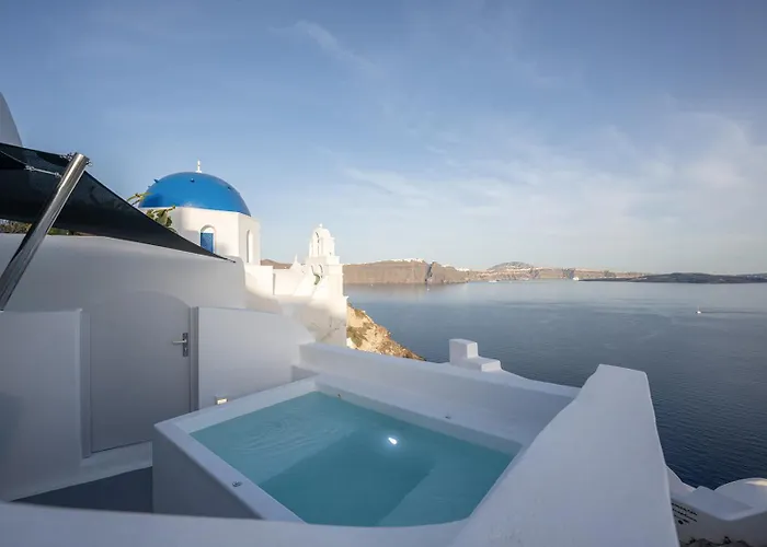 Daire Three Domes - An Iconic Collection Oia