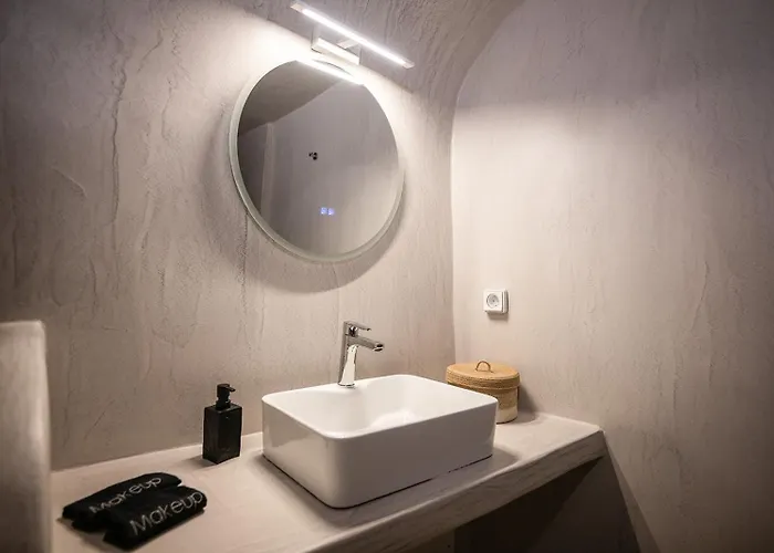 Three Domes - An Iconic Collection Oia