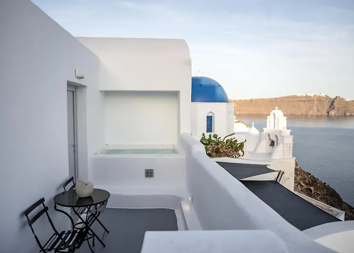 Three Domes - An Iconic Collection * Ия