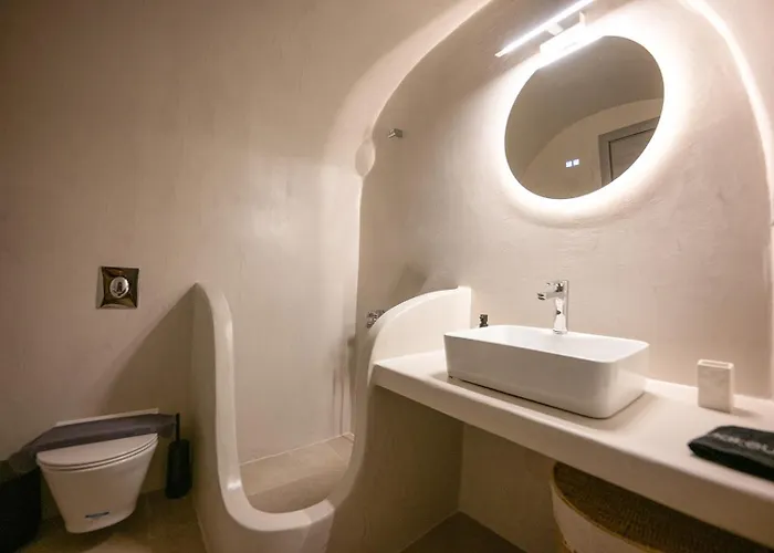 Three Domes - An Iconic Collection Ия